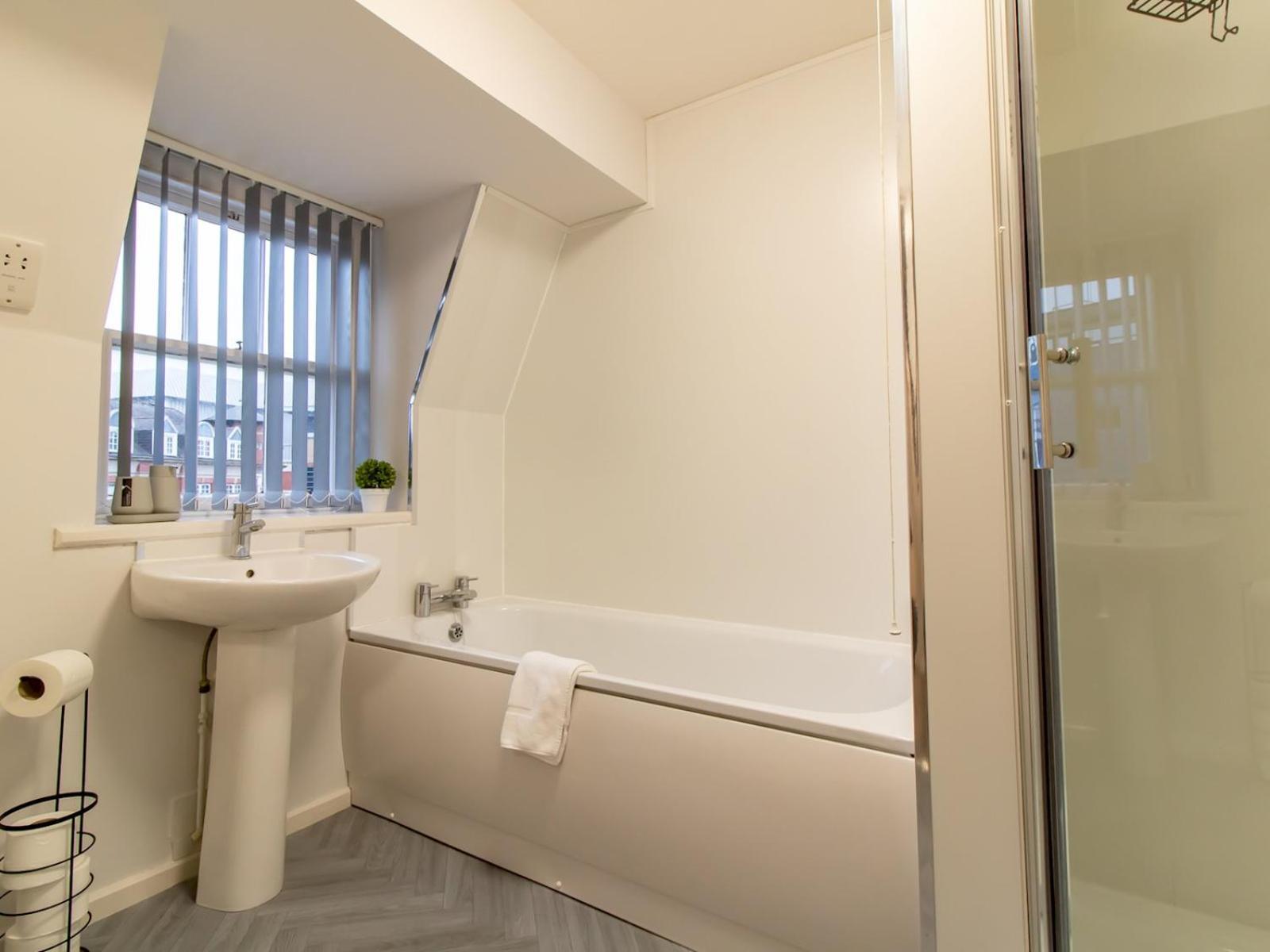 Stylish Maisonette Newcastle Pass The Keys Extérieur photo